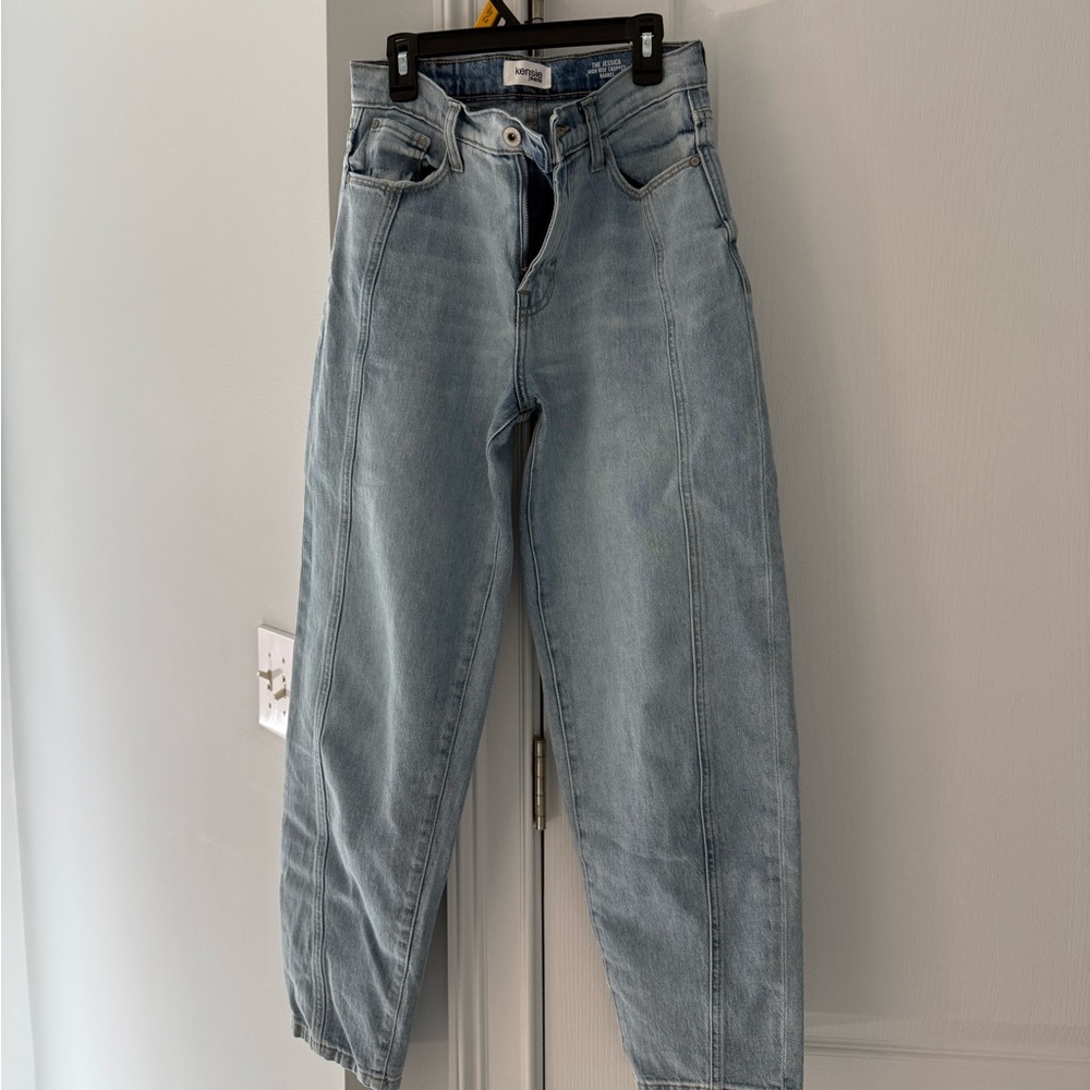 Kensie High Rise Barrel Jeans in Blue